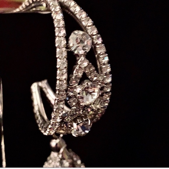 Single Crystal Chandelier Statement Piece Earring Beautiful Woman Collection - Picture 5 of 16